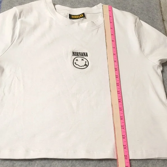 NIRVANA SMILE Cropped Tee womens size Large - Picture 7 of 7